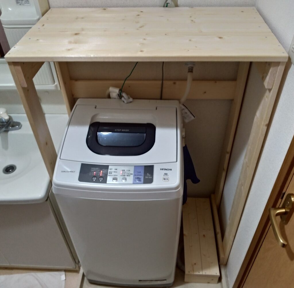 【簡単DIY】衣類乾燥機スタンドを自作する手順【省スペース＆節約】